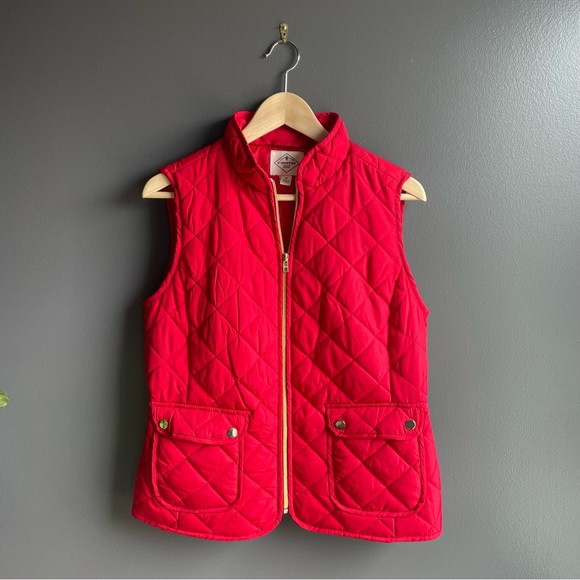 St Johns Bay Red Quilted Vest with Gold Accents - Picture 1 of 6